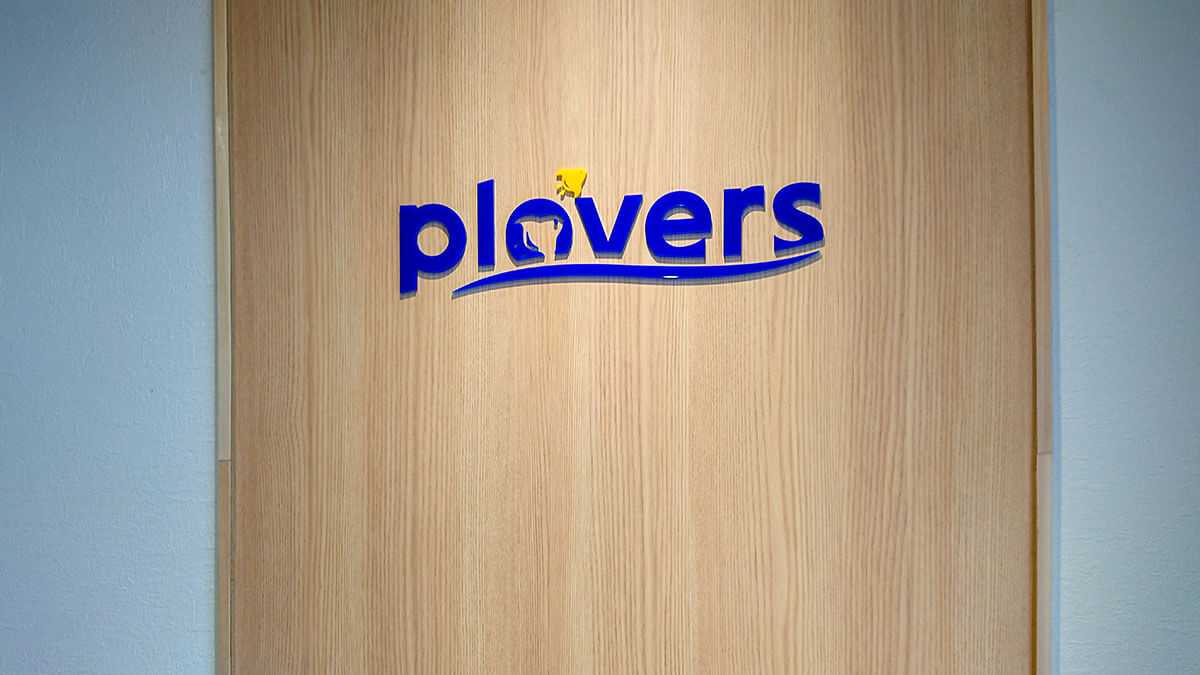 plovers店ロゴ